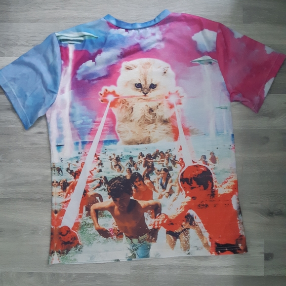 Pair of GUC Novelty T-shirts - Picture 5 of 6